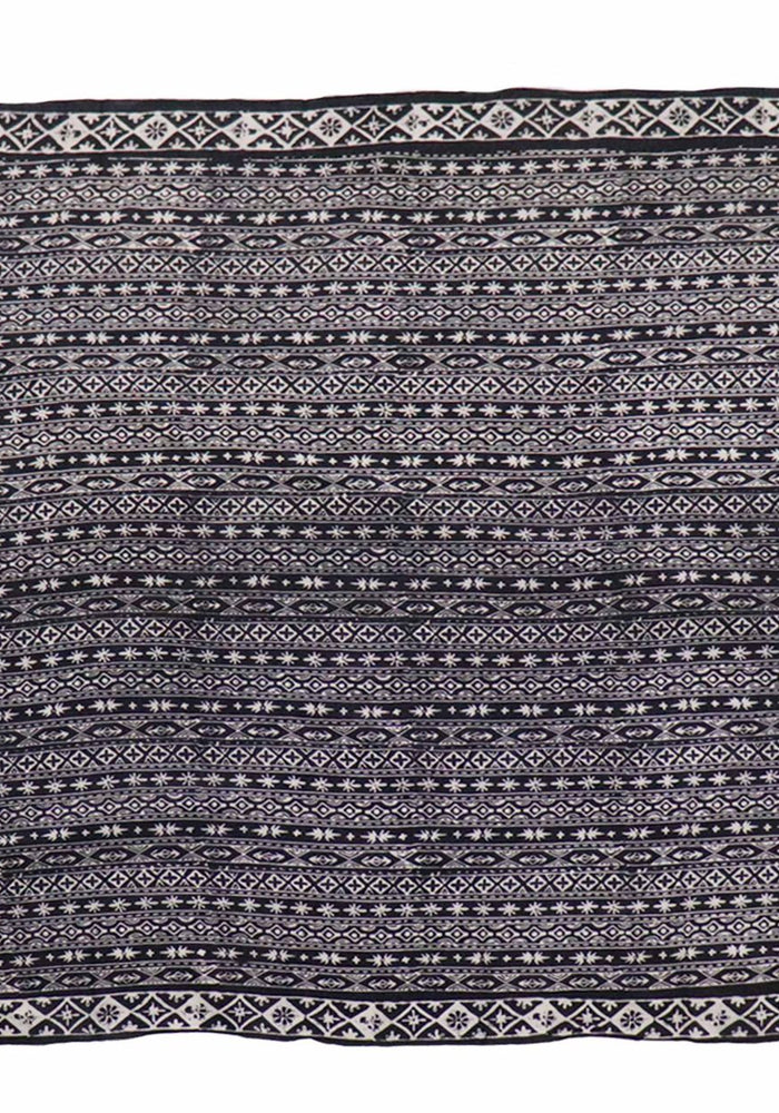 LARGE BLACK WHITE BATIK BANDANA