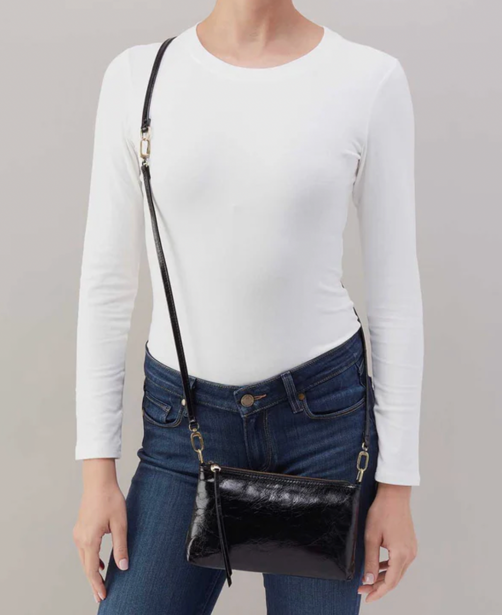 BLACK DARCY CROSSBODY HANDBAG by HOBO