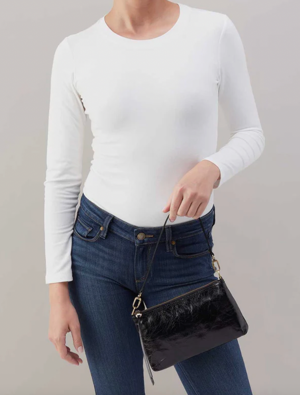 BLACK DARCY CROSSBODY HANDBAG by HOBO