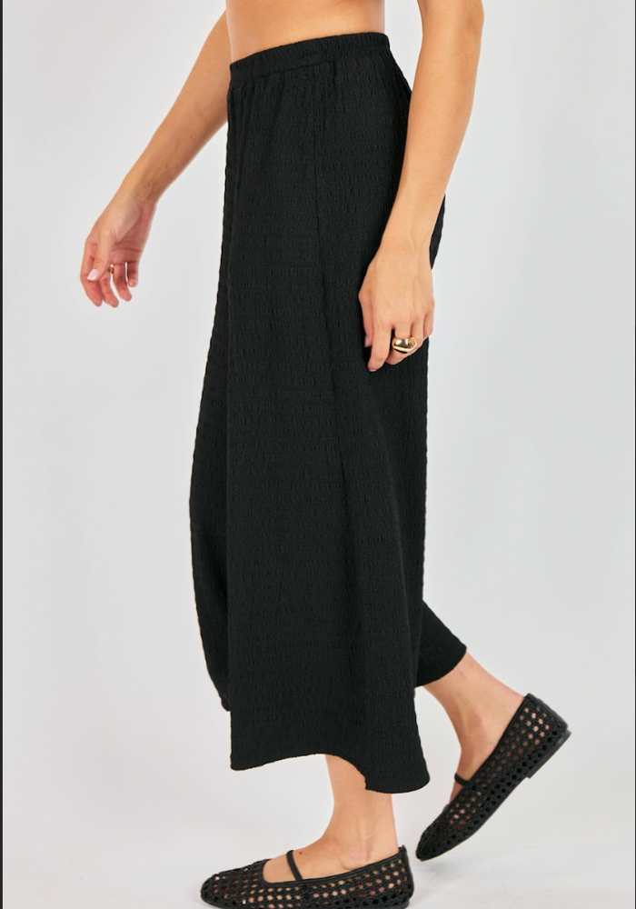 HOWDY HONEY TEXTURED PANTS