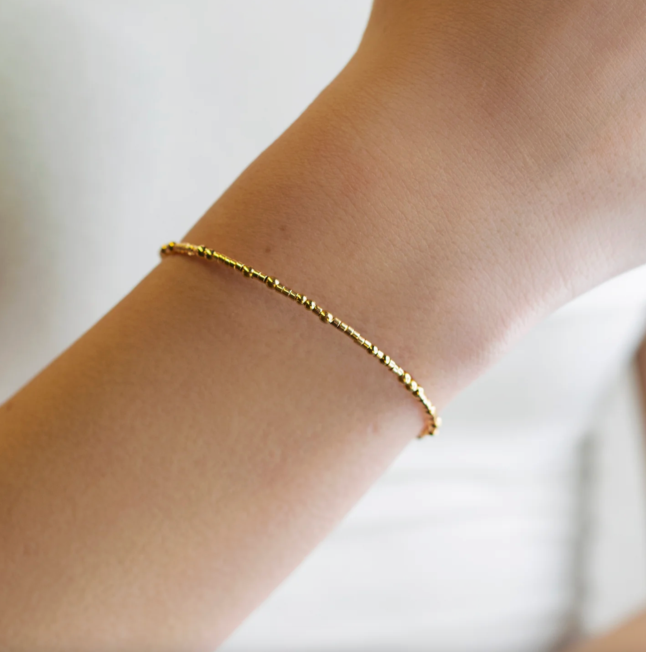 GOLD CONFETTI BANGLE BRACELET
