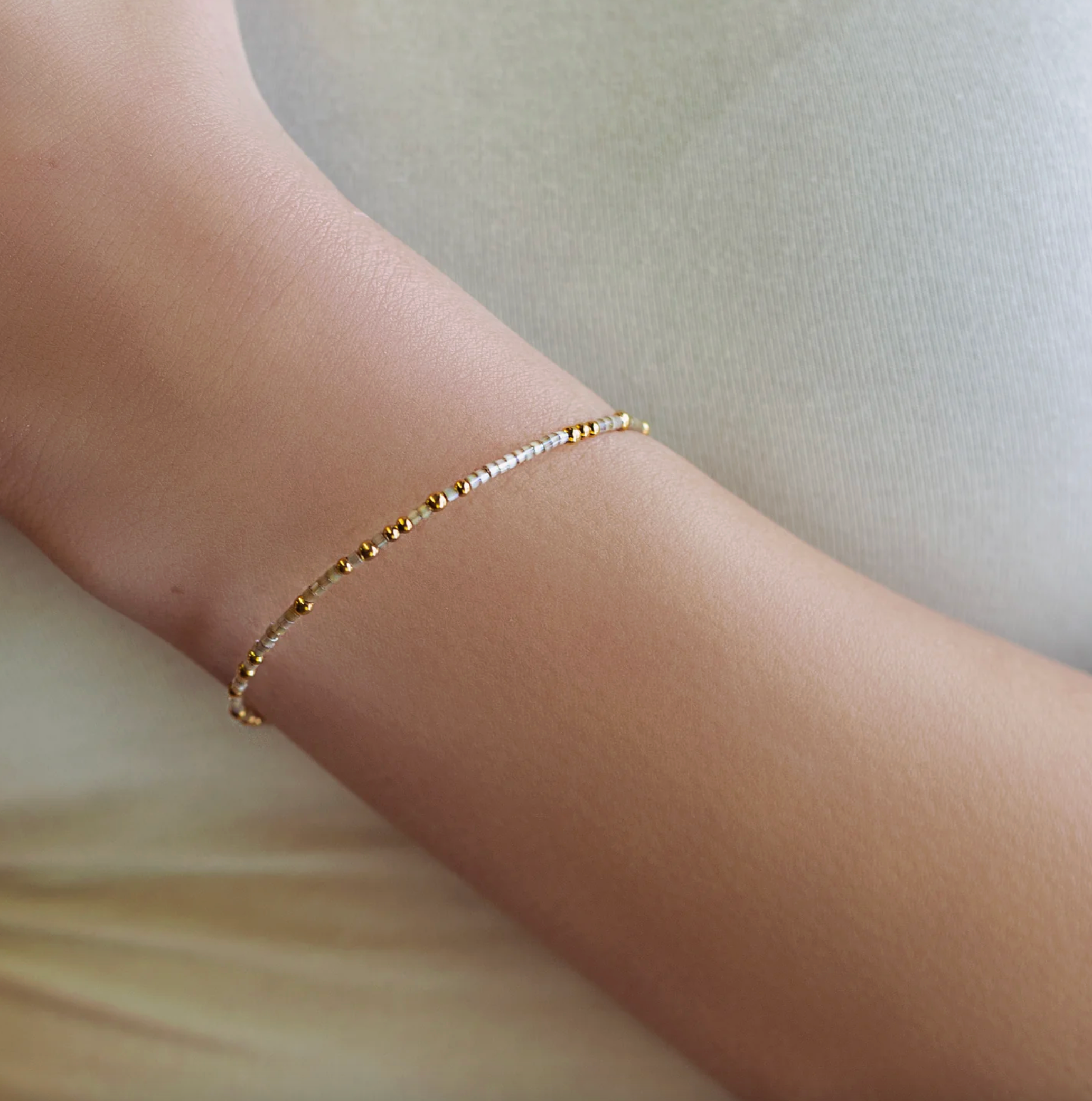 SMOKY QUARTZ CONFETTI BANGLE BRACELET