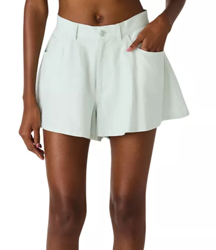SOPH A-LINE CIRCLE LINE SHORT by Steve Madden